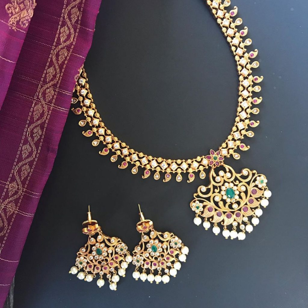 Traditional Royal Pendant Jewellery Set