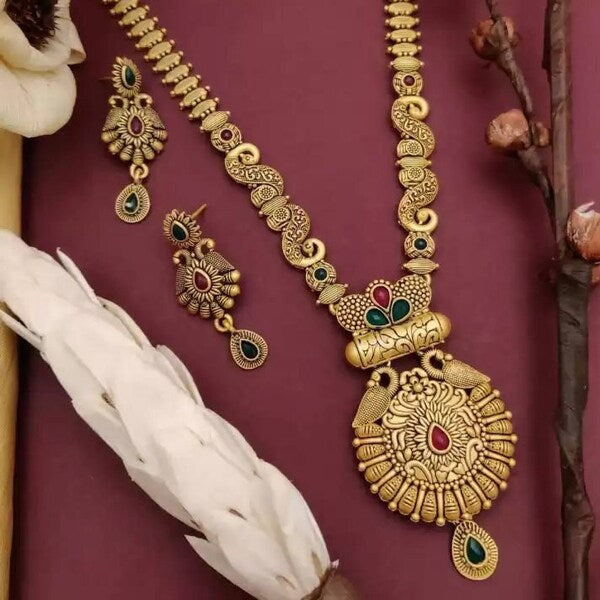 Antique temple imitation necklace set with pendant and earrings